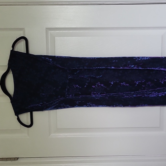 Iridescent Slim Fitting Vintage Request Dress - Picture 3 of 4